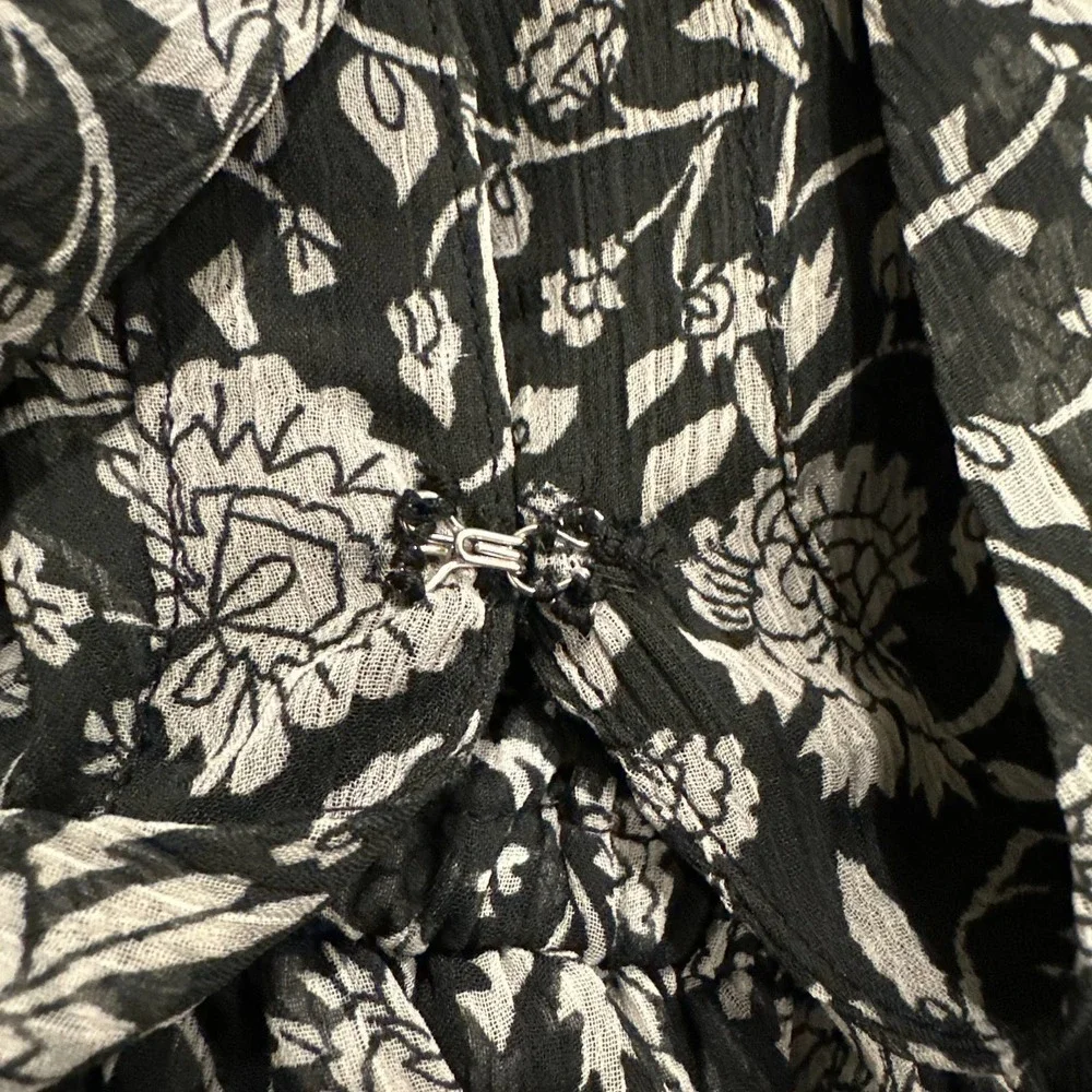 Old Navy Dark Floral Puff Long Sleeve Blouse  Size Medium Black White